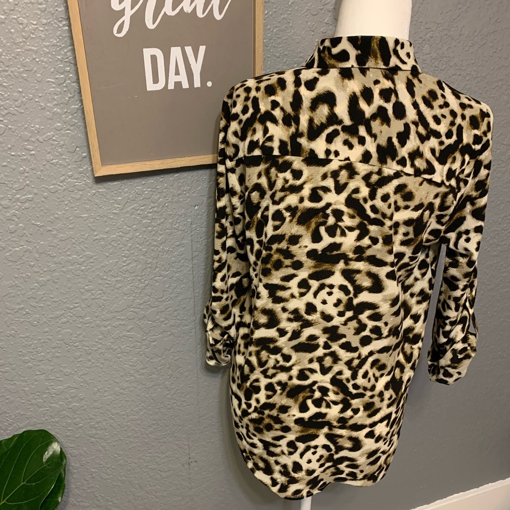 Lily White Animal Print Top ⚡️🐆 - Picture 7 of 8
